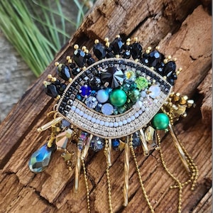 Stickerei böse Auge Pin, handgemachte Evil Eye Brosche, Geschenk für Mama, personalisierte Auge Brosche Pin, Wimper