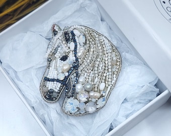 Embroidered White Horse Brooch,Gift For Christmas,Beaded Crystal Wild Animal, Swarovski Horse Pin,Vintage Horse ,Rhinestone Jewel