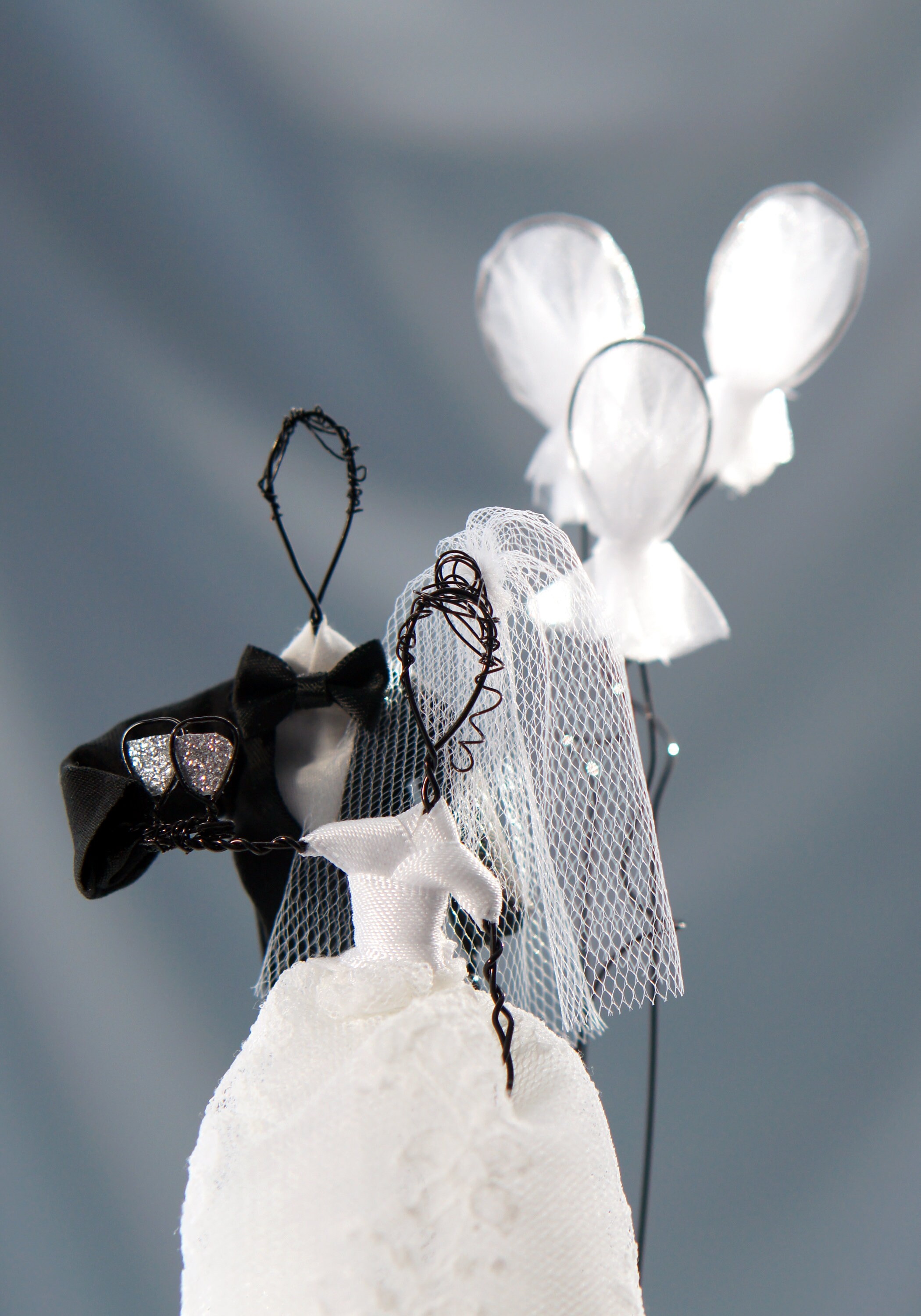 Wire figurine wedding cake topper unique cake topper balloon | Etsy