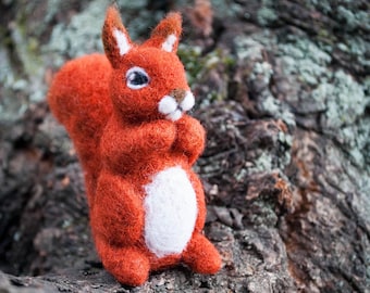 Needle Felted Squirrel, wool animals, wool squirrel, felt autumn decor, Mother's Day Gift, Waldorf toys, nature table, fall, tooth fairy