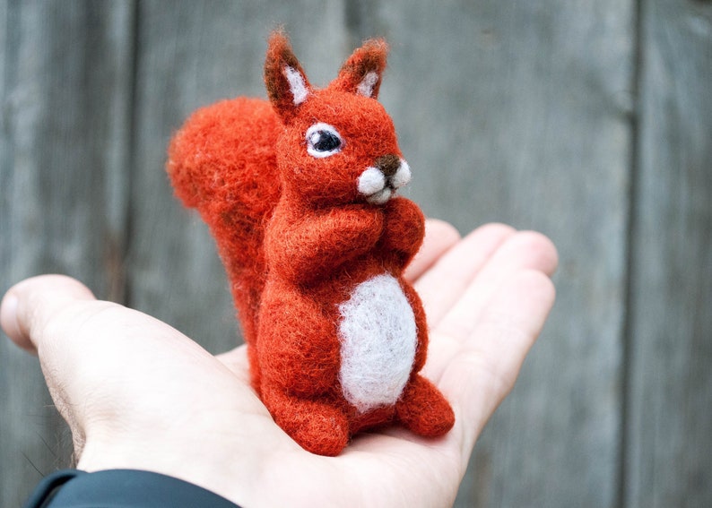 Needle Felted Squirrel, wool animals, wool squirrel, felt autumn decor, Mother's Day Gift, Waldorf toys, nature table, fall, tooth fairy image 4