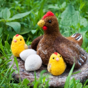 Needle felt chicken, chick, eggs and nest, chicken figure, wool, felt, Pets, farm, waldorf birds,  spring, nature table, easter decoration,