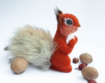 Needle Felted Squirrel, wool animals, wool squirrel, felt autumn decor, Mother's Day Gift, Waldorf toys, nature table, fall, tooth fairy