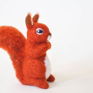 Needle Felted Squirrel, wool animals, wool squirrel, felt autumn decor, Mother's Day Gift, Waldorf toys, nature table, fall, tooth fairy image 2