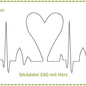 Peut inclure: Un dessin au trait noir et blanc d'un cœur avec une ligne d'ECG en dessous. Le texte "Stickdatei EKG mit Herz" est sous l'image. L'image mesure 18x30 cm.