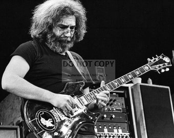 Singer-Songwriter Jerry Garcia Lead Guitar for the Grateful Dead - 8X10 or 11X14 Publicity Photo (RT-632)