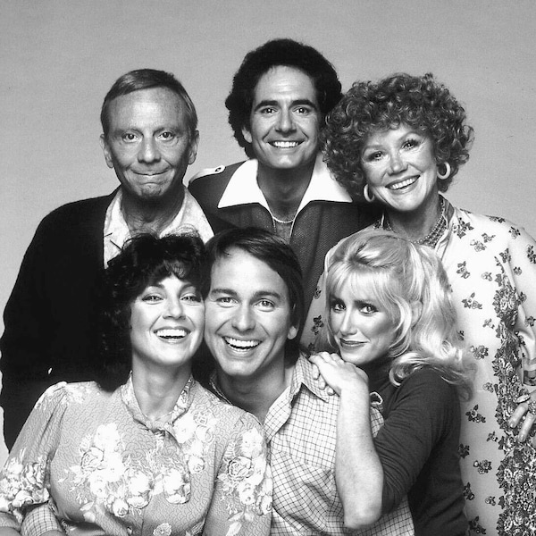 Cast From "Three's Company" Suzanne Somers, John Ritter, Joyce Dewitt, Normal Fell - 8X10 or 11X14 Photo (ZY-475)