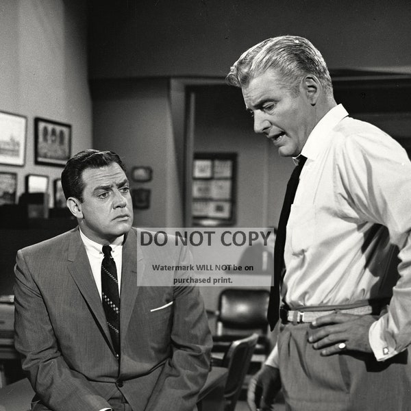 Raymond Burr and William Hopper in The TV Program "Perry Mason" - 5X7, 8X10 or 11X14 Publicity Photo (OP-654)