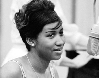 Aretha Franklin "The Queen of Soul" - 5X7, 8X10 or 11X14 Publicity Photo (EP-342)