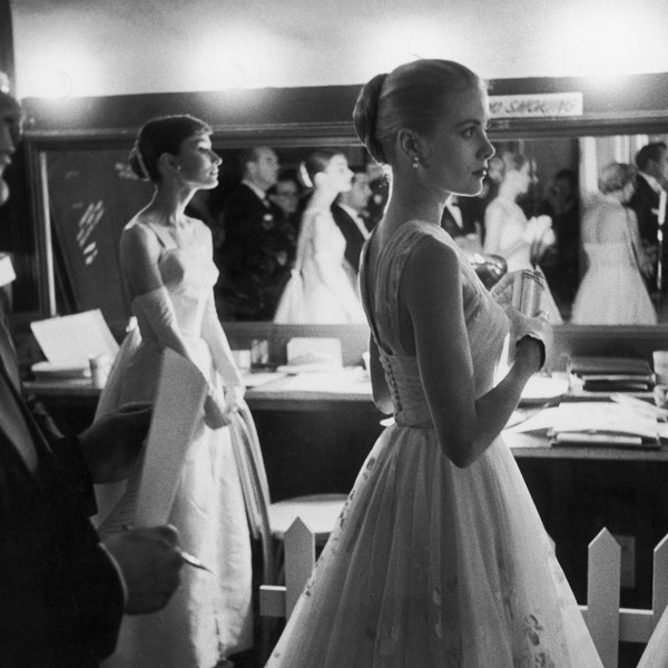 Audrey Hepburn and Grace Kelly Backstage at the 1956 Oscars - 5X7, 8X10 or 11X14 Publicity Photo (AZ212) [LG-181]