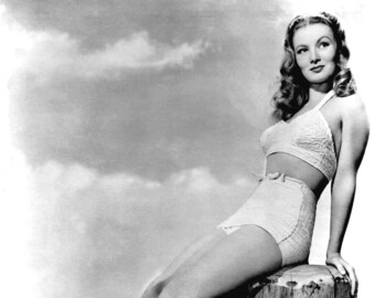 Film noir star of the 1940's Veronica Lake photographed in New York... Fotografía de noticias
