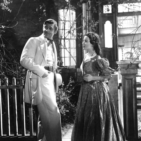 Clark Gable and Vivien Leigh in the Film Epic "Gone With The Wind" - 5X7, 8X10 or 11X14 Photo (DA-484)