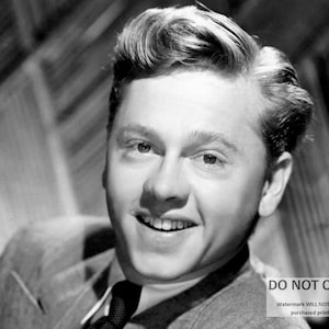 Legendary Actor Mickey Rooney - 8X10 or 11X14 Publicity Photo (DA-098)