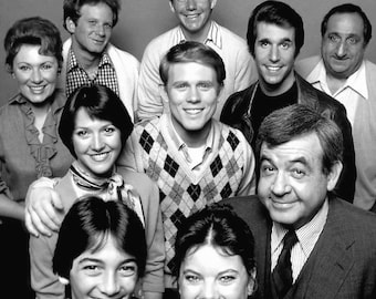 Cast From The ABC TV Sitcom "Happy Days" Ron Howard, Henry Winkler - 8X10 Photo (OP-084)