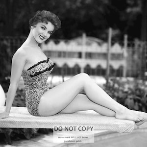 Actress Debra Paget Pin Up - 5X7, 8X10 or 11X14 Publicity Photo (DA-173)
