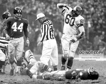 Chuck Bednarik Hit on Frank Gifford 1960 - 8X10 Sports Photo