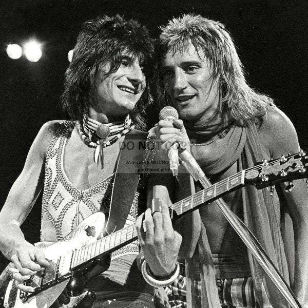 Rod Stewart and Ron Wood From the Group "Faces" - 8X10 or 11X14 Publicity Photo (AZ-160)