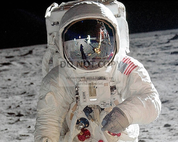 ASTRONAUT BUZZ ALDRIN ON THE MOON DURING APOLLO 11-8X10 NASA PHOTO BB-945