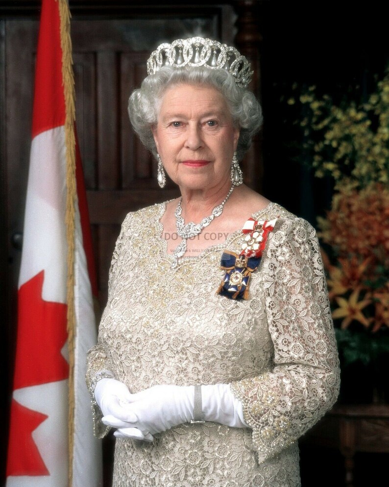 Her Majesty Queen Elizabeth II 8X10 or 11X14 Photo OP-159 | Etsy