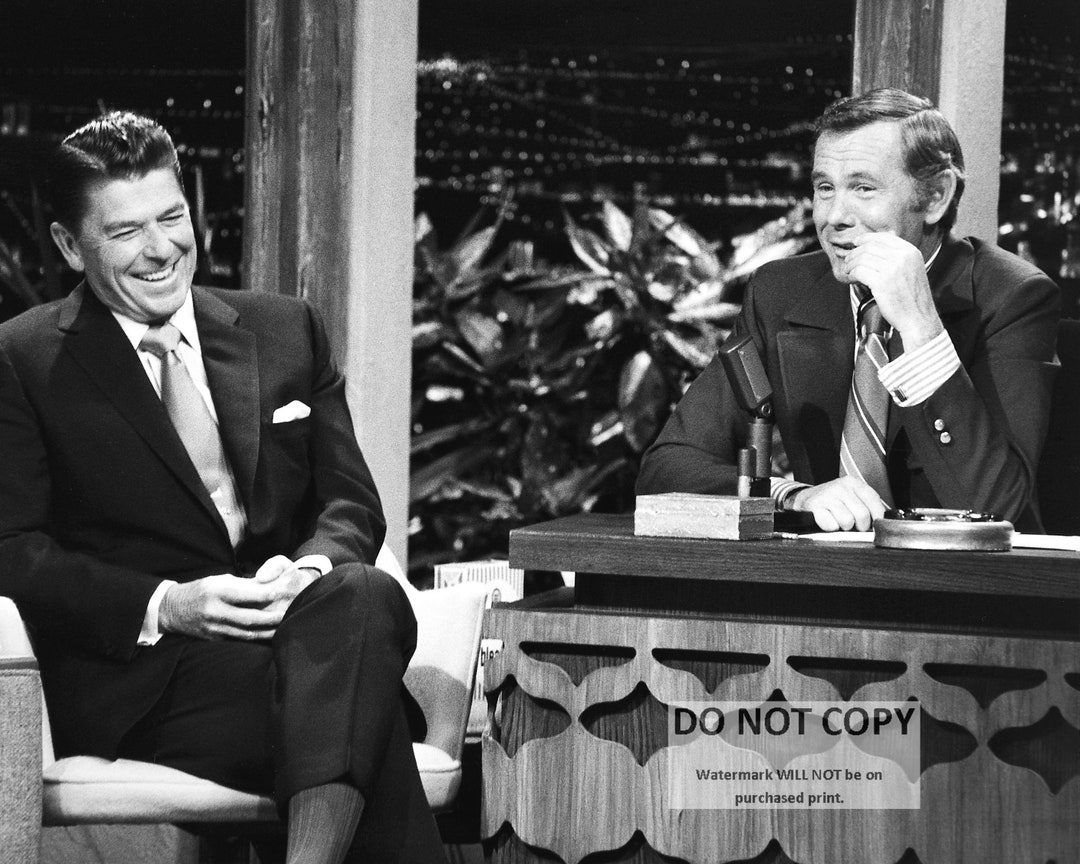 Ronald Reagan With Johnny Carson On The Tonight Show 1975 5x7 8x10 Or 11x14 Photo Ab 428 Etsy