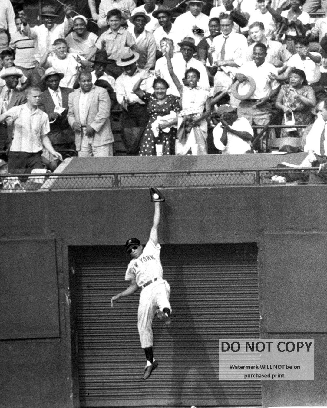 Willie Mays Baseball Hall of Famer Making a Spectacular Catch for the