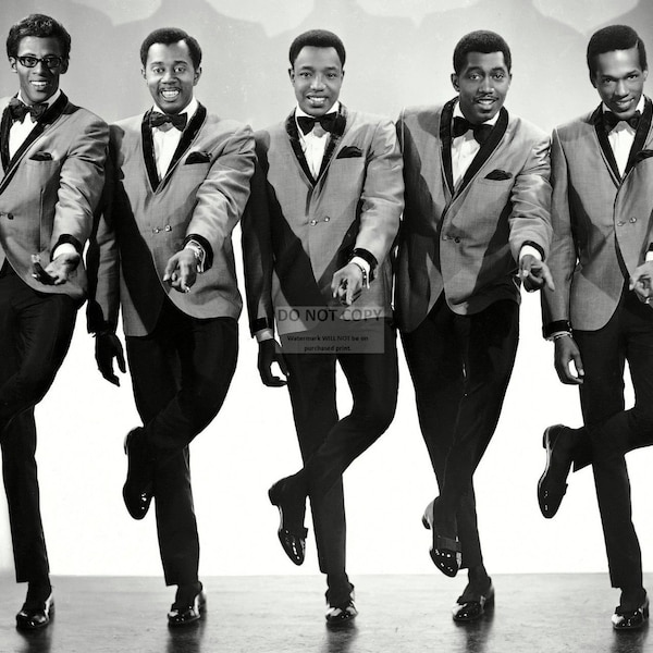 The Temptations Legendary Motown R&B Music Group - 8X10 or 11X14 Publicity Photo (DD-153)