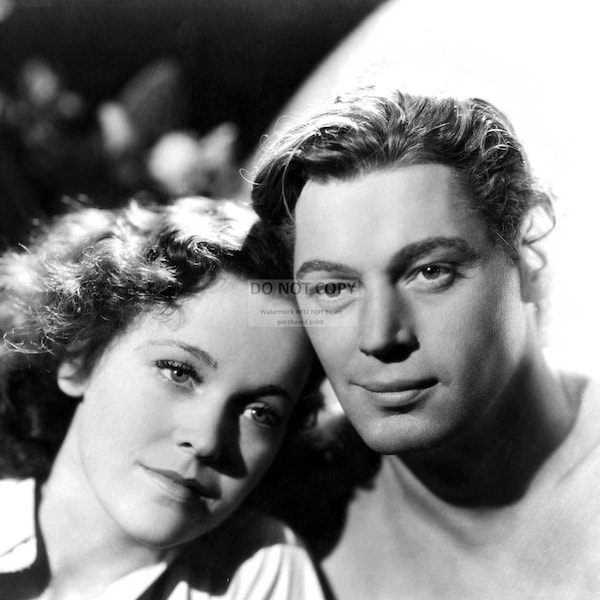 Johnny Weissmuller and Maureen O'Sullivan in the Film "Tarzan and His Mate" - 5X7, 8X10 or 11X14 Publicity Photo (AB-070)