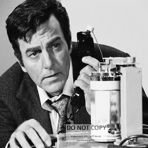 Mike Connors as &quot;Joe Mannix&quot; in the Television Series &quot;Mannix&quot; - 8X10 or 11X14 Publicity Photo (ZY-873)