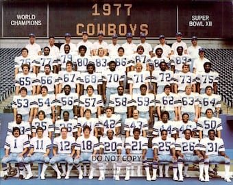 1977 Dallas Cowboys Team Photo: Staubach, Landry, Dorsett Sports Print