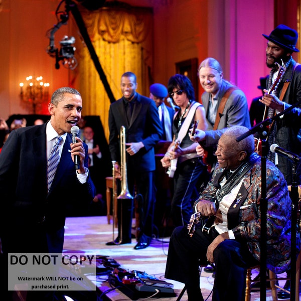 President Barack Obama Sings "Sweet Home Chicago" With Blues Legend B.B. King - 5X7, 8X10 or 11X14 Photo (DA-515)