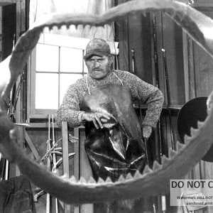 Robert Shaw as &quot;Quint&quot; in the 1975 Film &quot;Jaws&quot; - 8X10 Publicity Photo (RT-175)