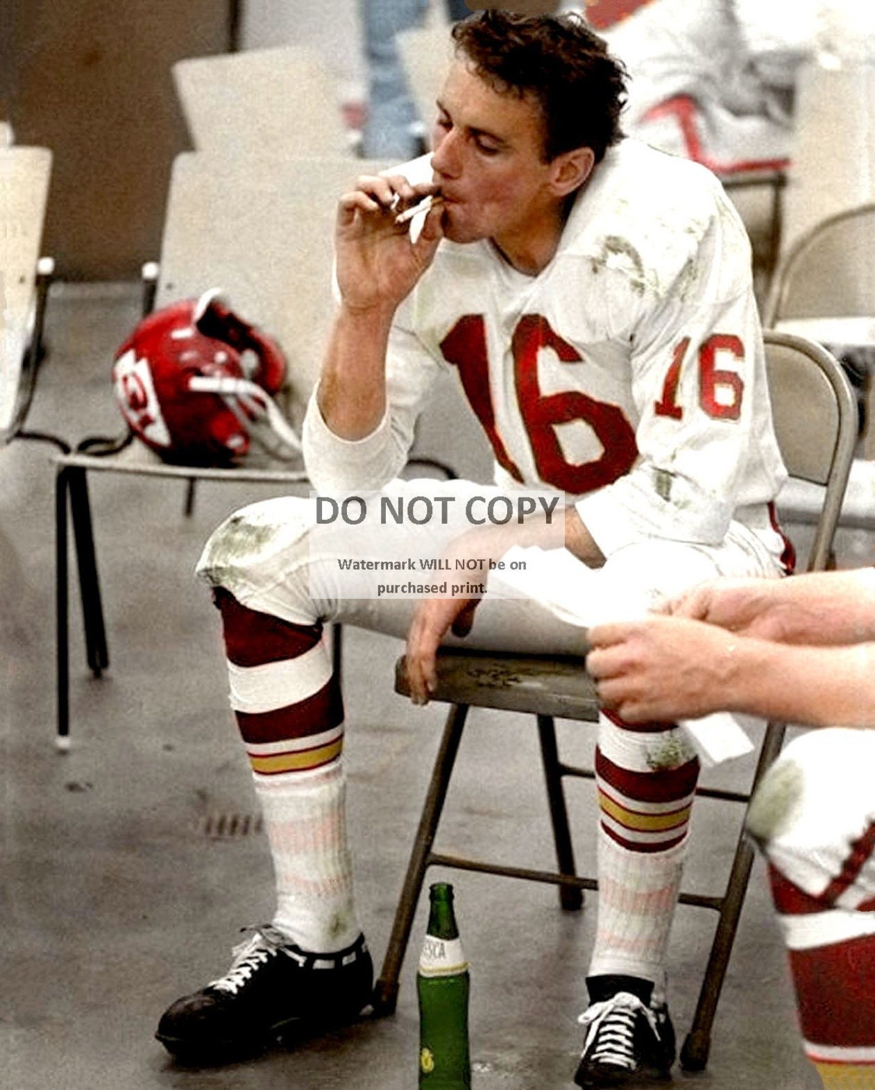 Len Dawson Kansas City Quarterback Smoking a Cigarette and Drinking a  Fresca - 5X7, 8X10 or 11X14 Photo (AZ-323) [LG-149]