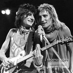 Rod Stewart and Ron Wood From the Group &quot;Faces&quot; - 8X10 or 11X14 Publicity Photo (AZ-160)