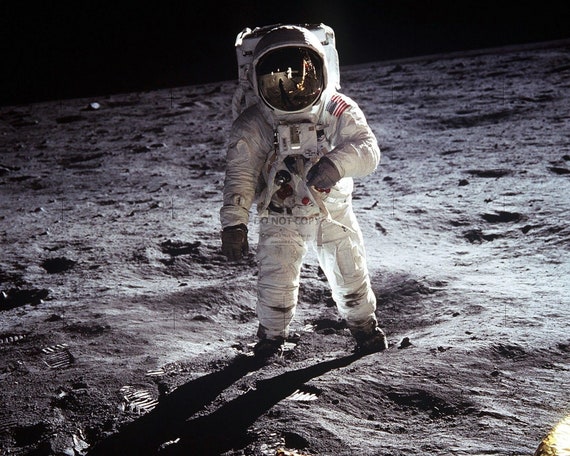 EP-509 8X10 NASA PHOTO NEIL ARMSTRONG APOLLO 11 ASTRONAUT FIRST WALK ON MOON