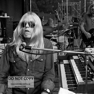 Gregg Allman With Brother Duane on Stage in 1971 - 5X7, 8X10 or 11X14 Publicity Photo (ZY-936)