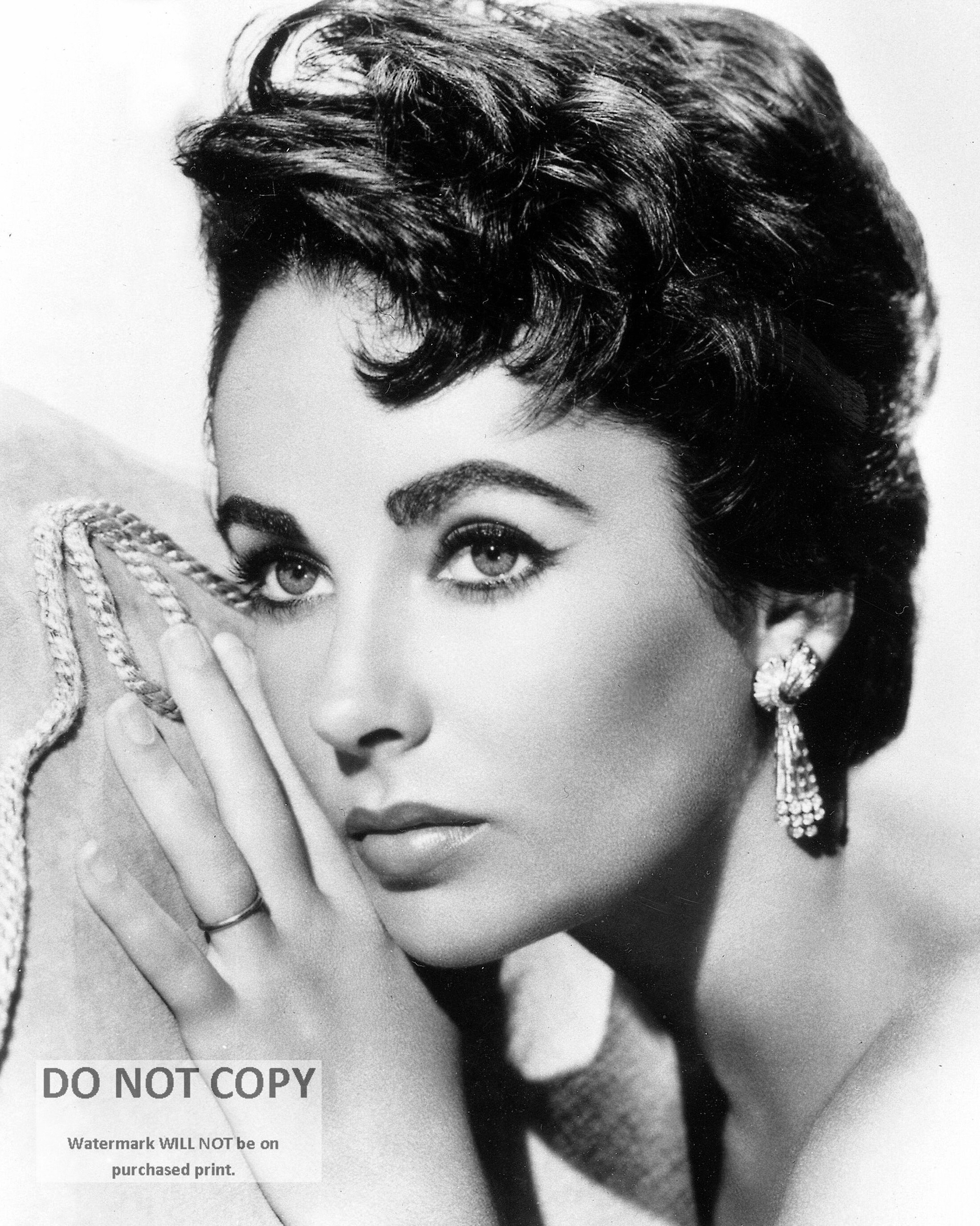 Legendary Actress Elizabeth Taylor - 8X10 or 11X14 Publicity Photo