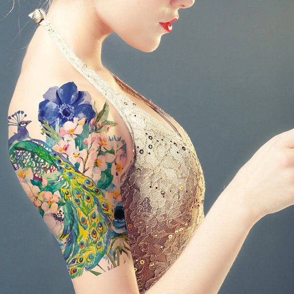 Supperb Grands tatouages temporaires - Aquarelle Rêve de paon et fleurs bleues