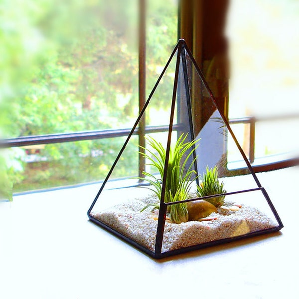 Geometric Pyramid Triangle GlassTerrarium, Succulent Air Plants Cactus Moss Container, Indoor outdoor Planter, Artificial, Centerpiece