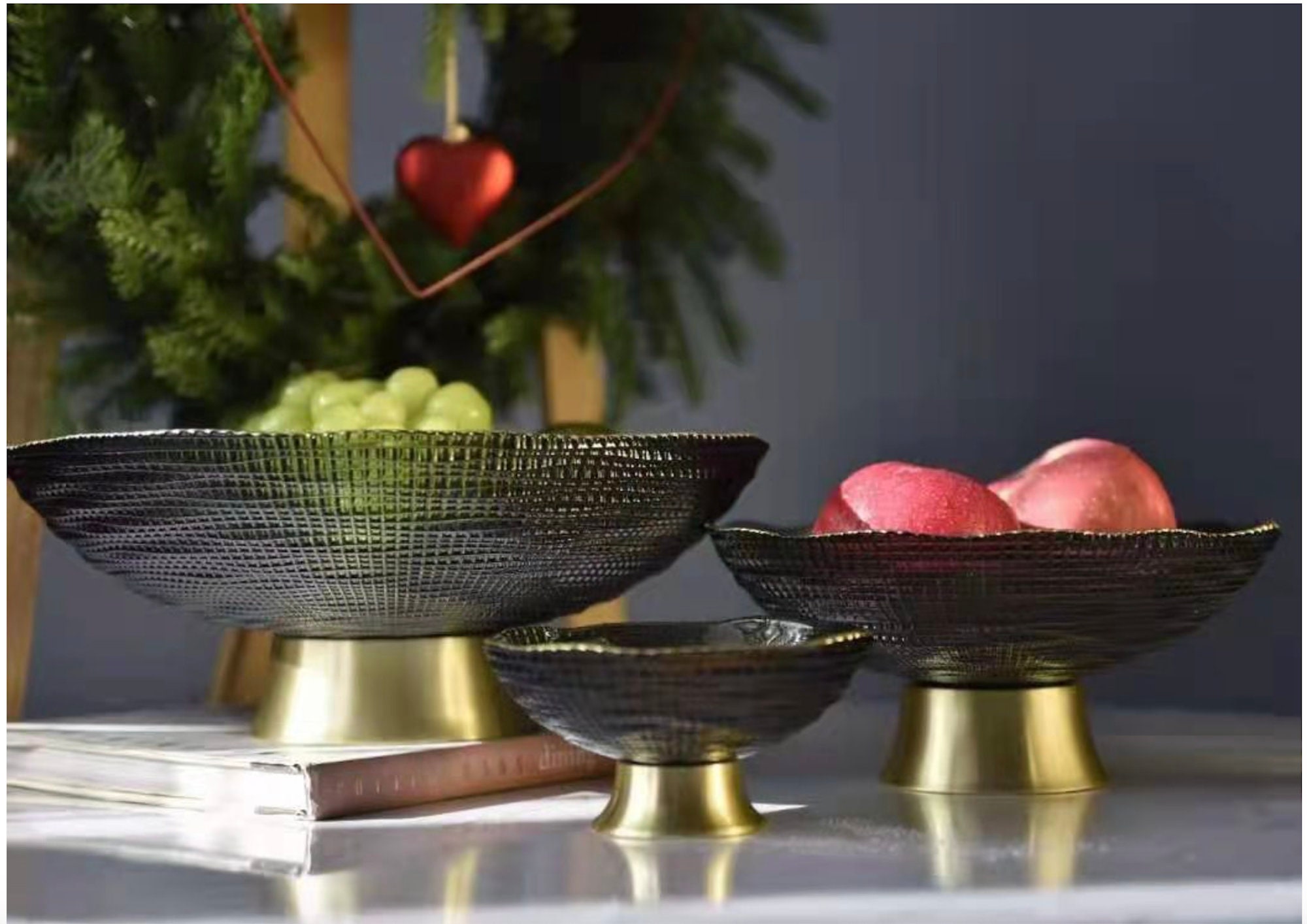 Pedestal Fruit Bowl Salad Bowl Nordic Countertop Round Decor Fruit Vegetable Storage Bowls Large Kitchen Bowls Fruit Basket for Table Decor Amber