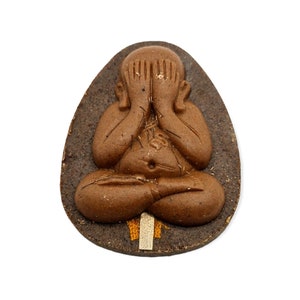 Thai amulet Phra Pidta Closed Eye Buddha Mongkol Baramee Lp Cham Lucky Buddha Charm Pendant Bring Prosperity Smooth Life Grant Wishes