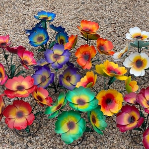 Rustic Metal Flower Bouquet: Handcrafted Mexican Yard Art