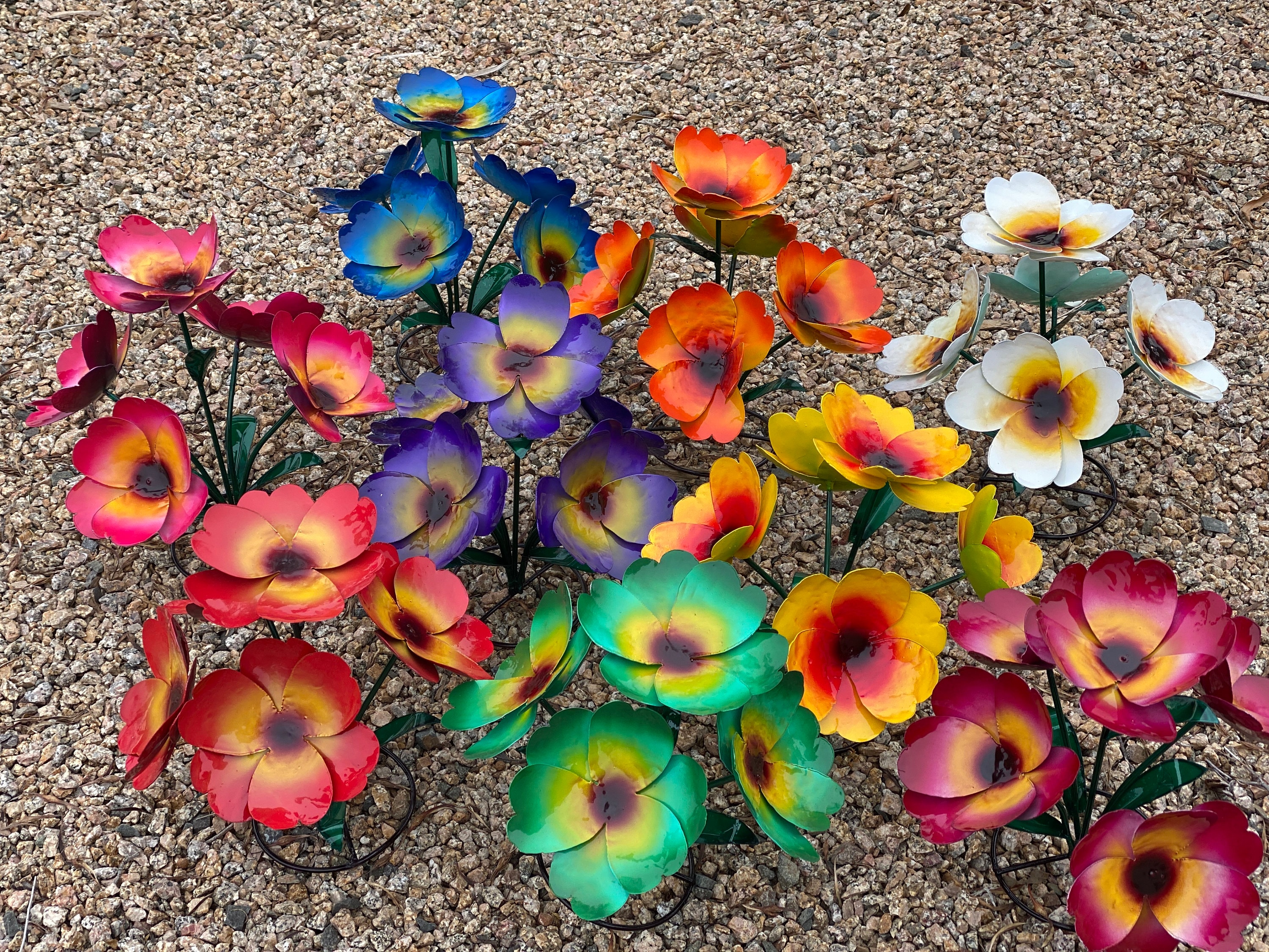 Rustic Metal Flower Bouquet: Handcrafted Mexican Yard Art