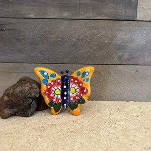 Mini papillon Talavera fabriqué à la main : poterie d&#39;art populaire mexicain peinte à la main