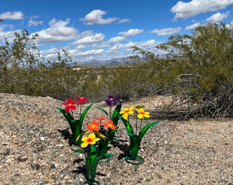 CLEARANCE! Flawed Discounted Handcrafted Vibrant Small Metal Flower Bouquet Yard Art Metal Landscape Flowers