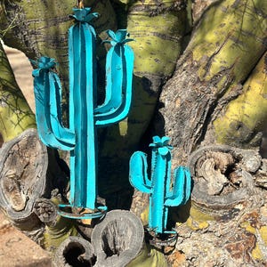 Handgefertigter Türkis Metall Saguaro Kaktus: Rustikale mexikanische Yard-Art