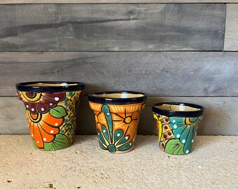 Pot de fleurs Talavera artisanal à prix réduit Fleurs colorées peintes à la main Poterie mexicaine en argile