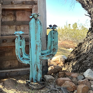 Handgefertigter Türkis Metall Saguaro Kaktus: Rustikale mexikanische Yard-Art