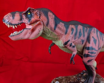 Jurassic Park T-rex statue