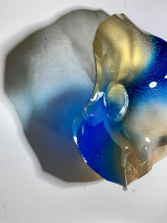 Handmade round Wall flower hanging home decor recycled plastic extra small 5” stunning ocean blue/gold looks like glass/outdoor patio art