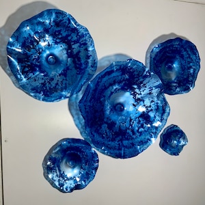 Metallic blue/silver blend flowers wall art recycled plastic/you pick size/quantity looks like glass indoor outdoor wall hanging boho decor